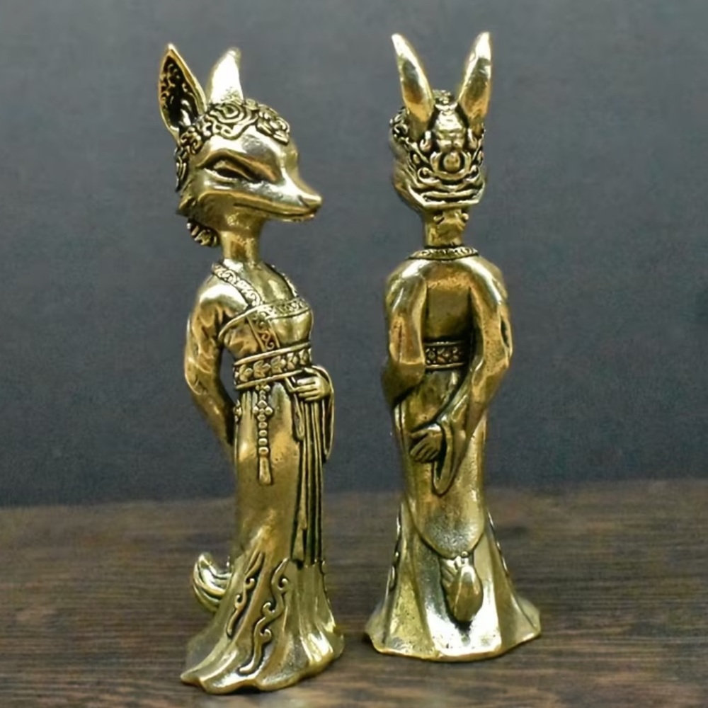 Fox Lady 🦊 - Picture 3 of 7